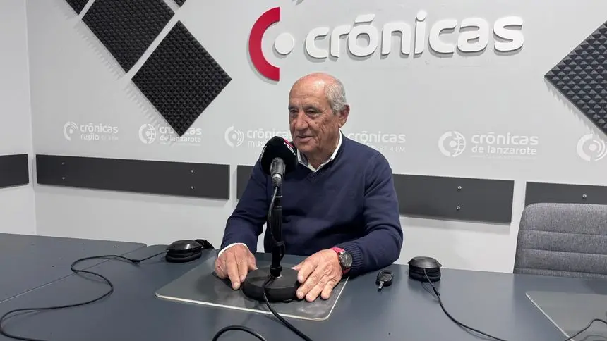 Dimas Mart&iacute;n en el programa "A buena hora" de Cr&oacute;nicas Radio.