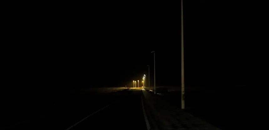 Imagen del mal estado del alumbrado p&uacute;blico en Tinajo.