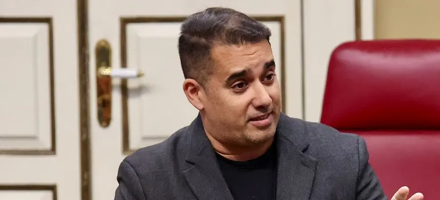 Yoné Caraballo en el Parlamento de Canarias
