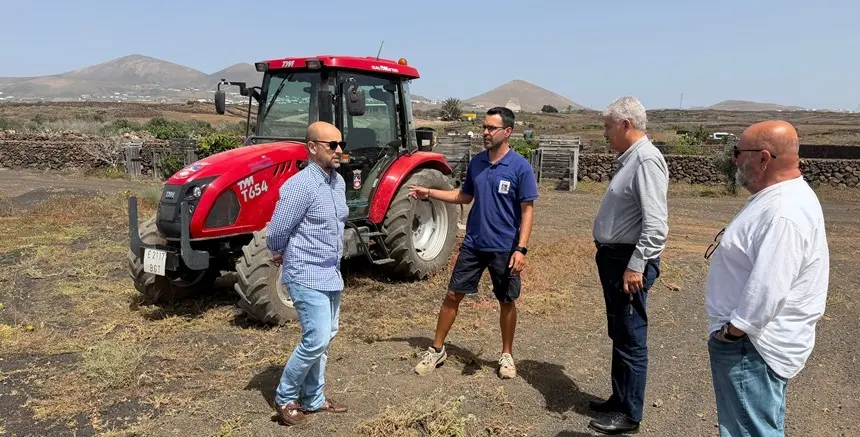 Jos&eacute; Juan Cruz, Ulpiano Calero y Nicol&aacute;s Saavedra.