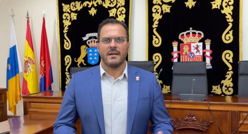 Yonathan de Le&oacute;n en el Pleno de Arrecife.