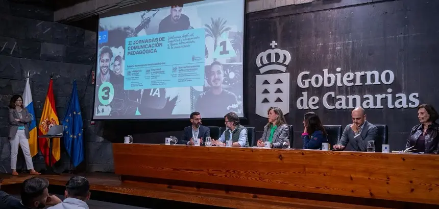 Imagen de las jornadas con algunos de los participantes.