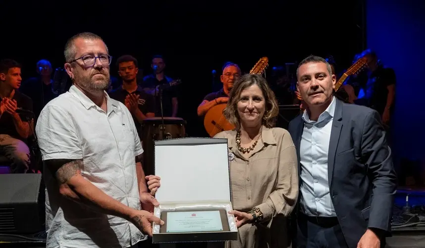 Oswaldo Betancort junto a los familiares de familiares y personas cercanas a Juan Santana.