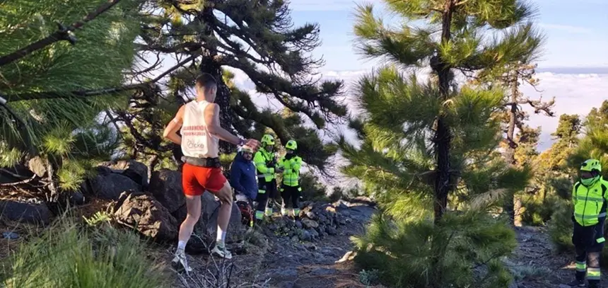 Equipo de EMERLAN desplegado durante la Transvulcania.