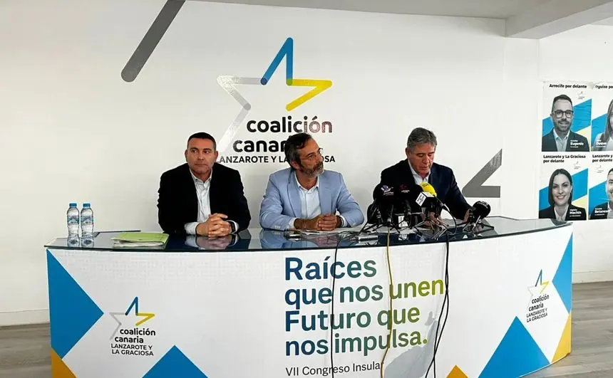 Oswaldo Betancort, Pedro San Gin&eacute;s y Erasmo Armas en una imagen de archivo
