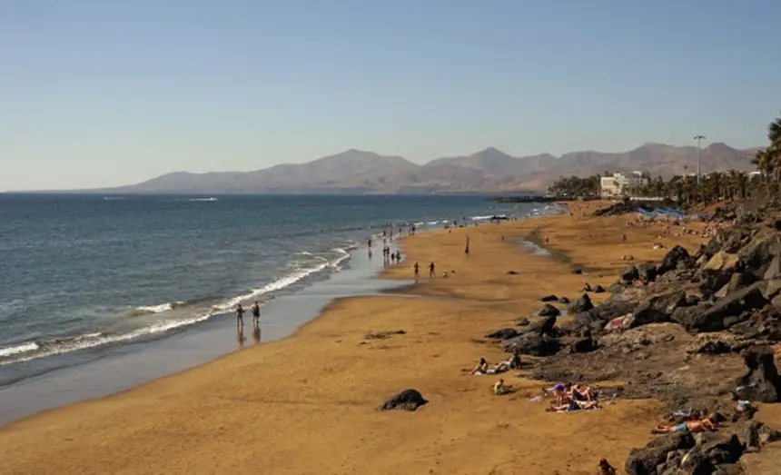 Imagen de la costa de Puerto del Carmen.