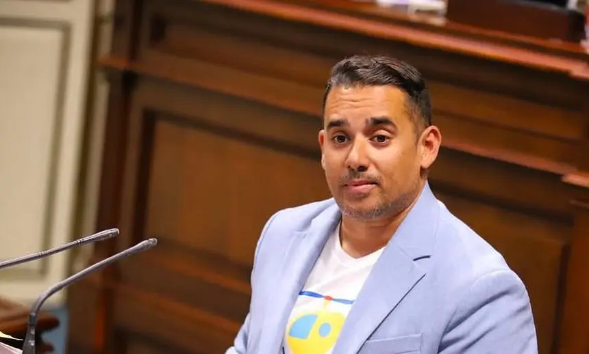Yon&eacute; Caraballo en el Parlamento de Canarias