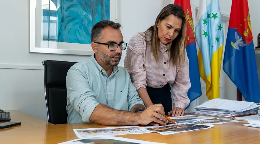 Echedey Eugenio y Maite Corujo.