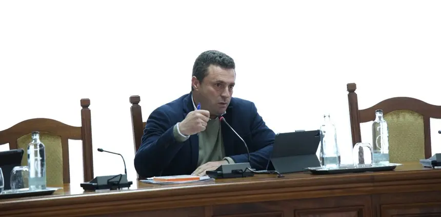 &Oacute;scar Noda en el Pleno del Cabildo.