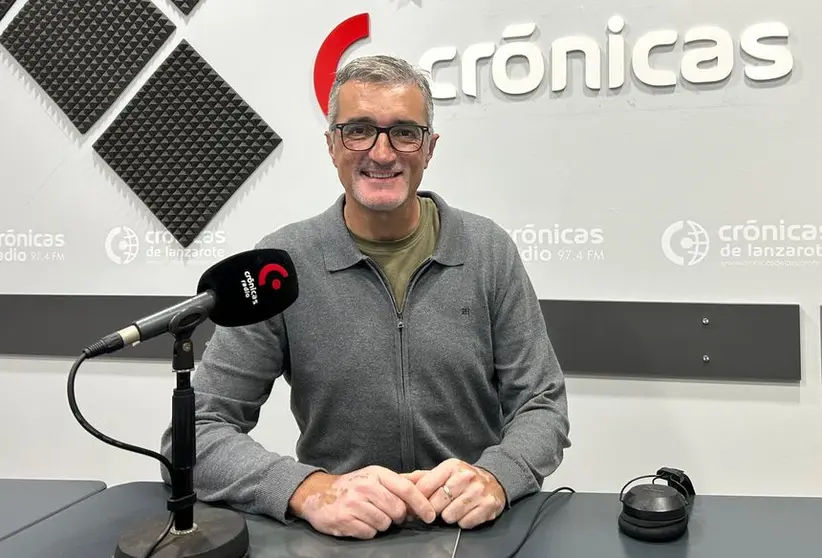 Marci Acu&ntilde;a en el programa "A Buena Hora" de Cr&oacute;nicas Radio.