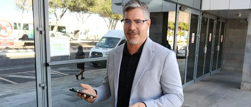 David Monte entrando este martes en los juzgados de Arrecife.