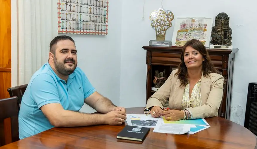 Olivia Duque con el concejal Javier D&iacute;az
