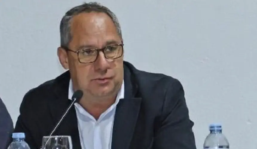Juan Monz&oacute;n en el &uacute;ltimo pleno del Ayuntamiento de Yaiza.