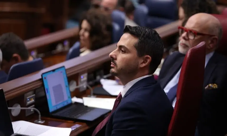 David Toledo en el Parlamento de Canarias.
