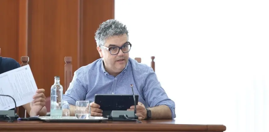 Armando Santana en el Cabildo.