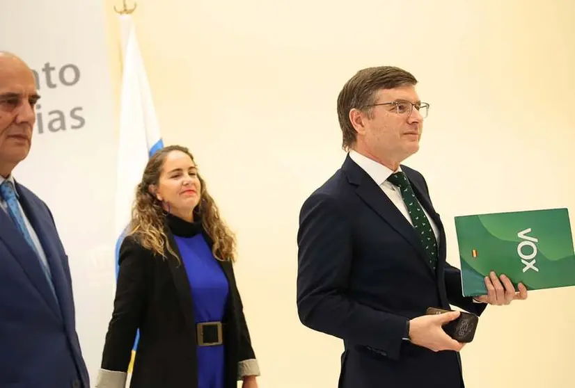 Nicasio Galván en el Parlamento de Canarias