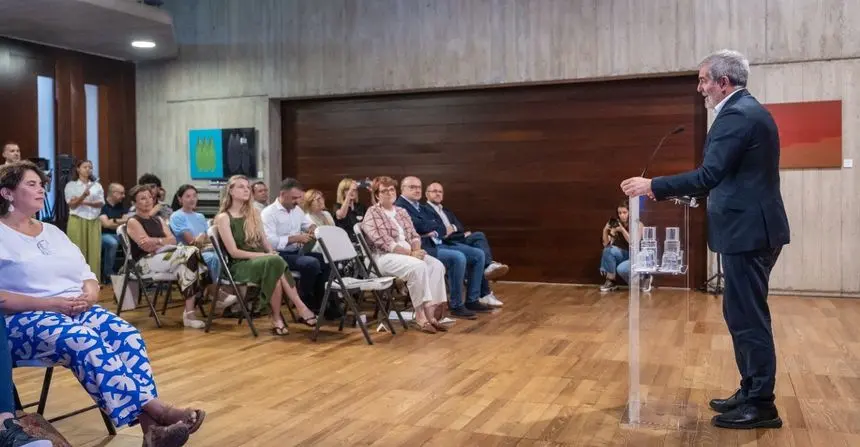 Fernando Clavijo este jueves explicando el proyecto.