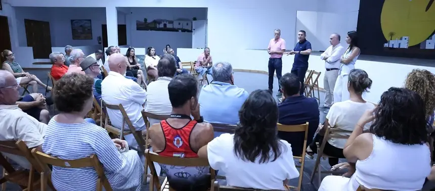 Reuni&oacute;n del Cabildo con los vecinos de M&aacute;guez.
