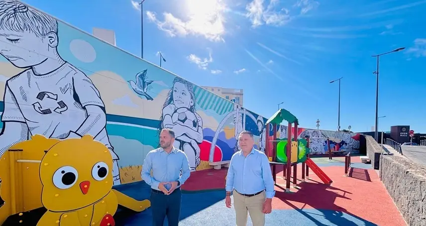 La empresa adjudicataria inicia este verano el montaje de los sistemas de sombra en los parques infantiles de Arrecife con una inversi&oacute;n cercana al mill&oacute;n de euros aportados por el Ayuntamiento.