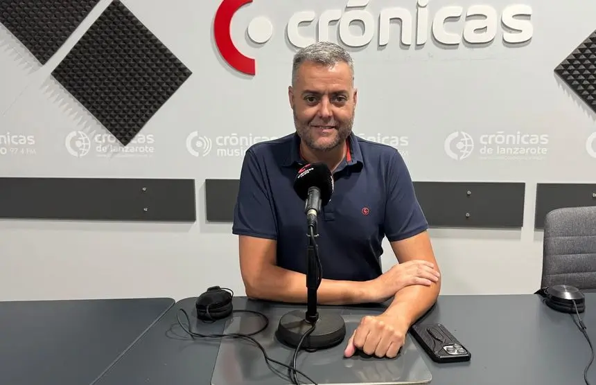 Francisco Aparicio en el programa "A buena hora" de Cr&oacute;nicas Radio.