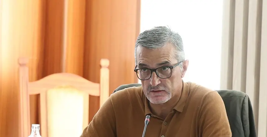 Marci Acu&ntilde;a en el Pleno del Cabildo de Lanzarote.