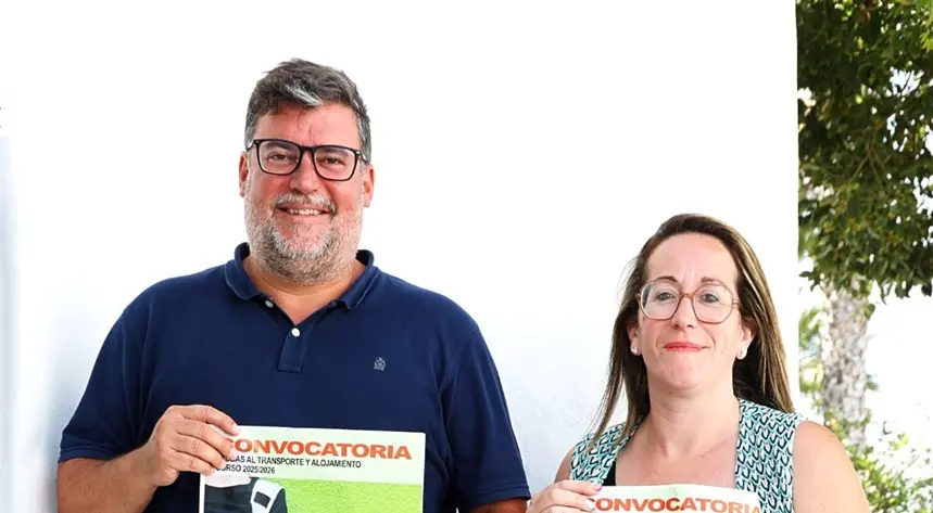 Isidro Pérez y Estefanía Luzardo.