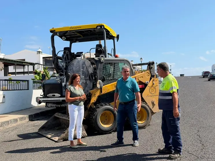 Olivia Duque y Eugenio Robayna en la zona de los Cocoteros.