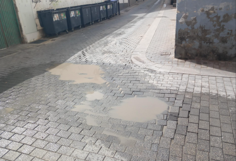 Aguas fecales en las inmediaciones del Charco de San Gin&eacute;s.