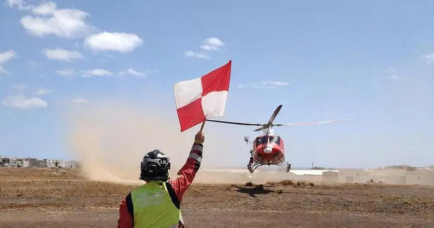 Helic&oacute;ptero traslad&aacute;ndose para el rescate.