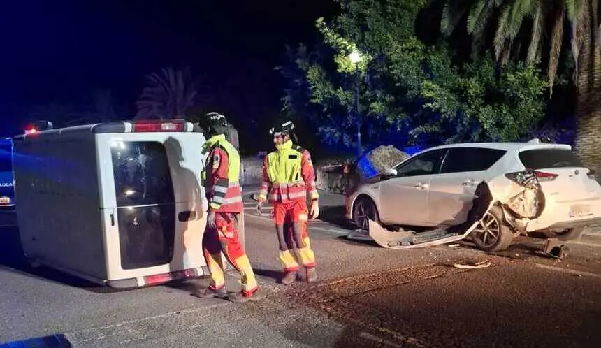 Veh&iacute;culo accidentado.