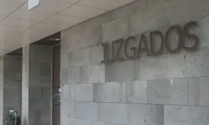 Imagen de la entrada a los juzgados de Arrecife.