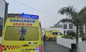 Ambulancia de EMERLAN en la zona.