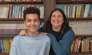 Noel con la coordinadora, Yurena Fern&aacute;ndez.