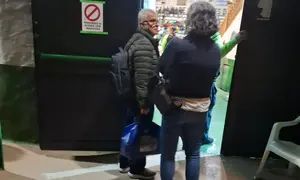 El doctor Antonio Gordillo entrando este s&aacute;bado en el terrero de Antigua con total normalidad