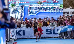 Imagen de la llegada a la meta en un enfrentamiento tremendo entre el atleta alem&aacute;n y el espa&ntilde;ol