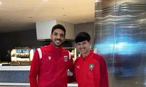 Sa&uacute;l Coco junto a Hicham El Bakkali.