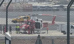 Momento de la llegada del helic&oacute;ptero con el cad&aacute;ver al aeropuerto de Lanzarote