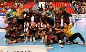 Imagen de la felicidad de las jugadoras lanzarote&ntilde;as tras el importante triunfo