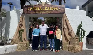 Cr&oacute;nicas Radio llev&oacute; a cabo un programa especial con motivo de la V Feria de Saldos.