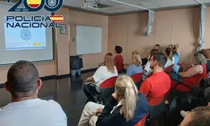 Imagen del encuentro mantenido en el hospital