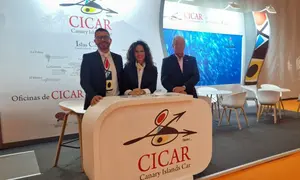 Los representantes de CICAR en la feria de Bilbao