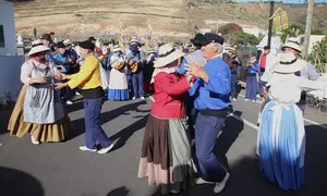 La gente disfrut&oacute; de un ambiente cien por cien canario