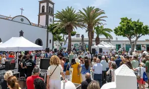 La plaza de Las Palmas totalmente llena en el Mercado Tradicional