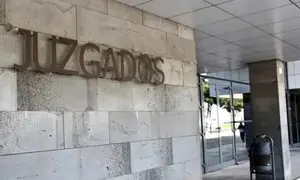 Imagen de la entrada de los juzgados de Arrecife.