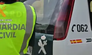 Imagen de archivo de otra actuaci&oacute;n de la Guardia Civil en Canarias. 
