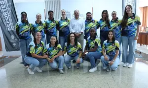 Recepci&oacute;n del equipo en el Cabildo.