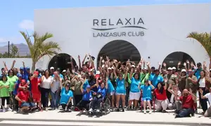 Foto de familia de los participantes.