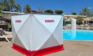 Lugar en el que se ha producido el desgraciado suceso con la carpa que colocaron los bomberos
