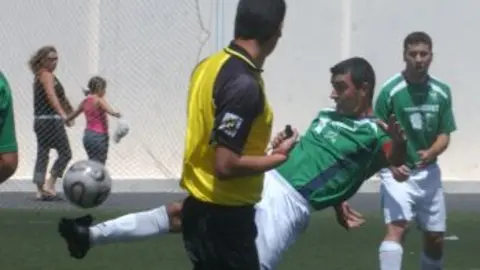 LOS NADADORES DE ADISLAN HICIERON EL PRIMER RELEVO.