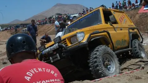 EL CONEJERO DIMITRI NO TUVO UNA BUENA TARDE.